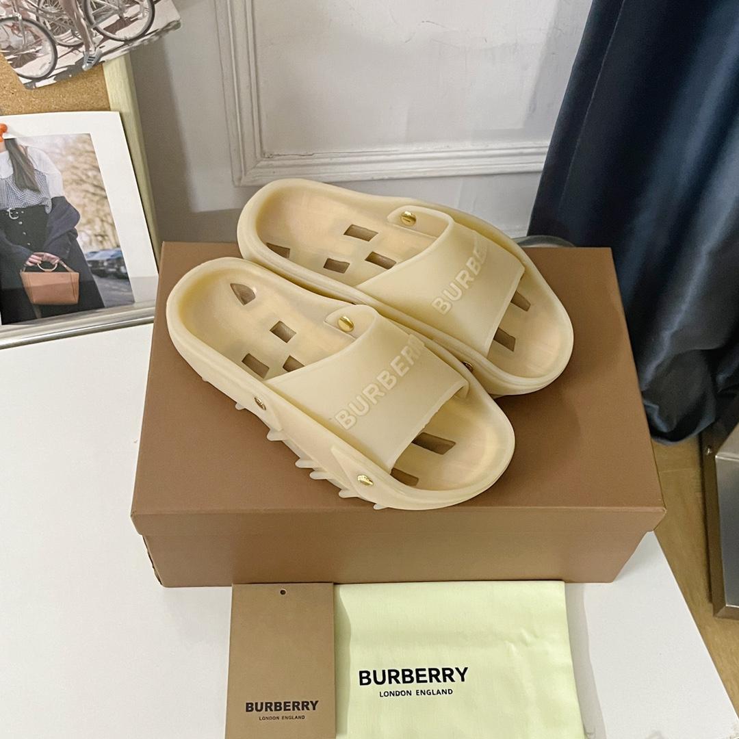 Burberry Bucklow logo slides - everydesigner