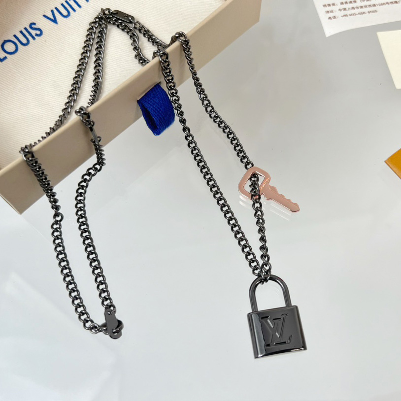 Louis Vuitton LV Padlock Pendant   M01149 - everydesigner