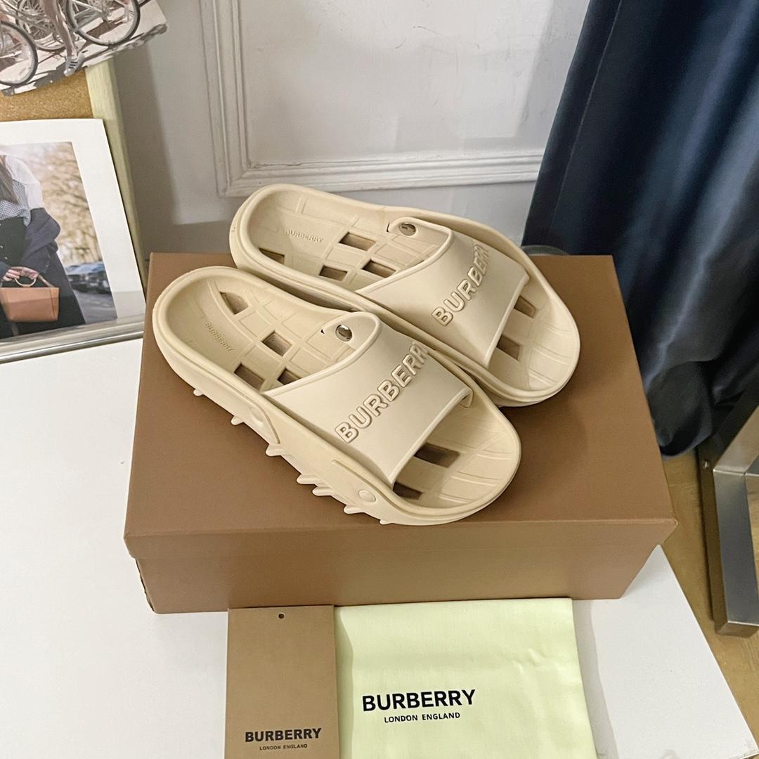 Burberry Bucklow logo slides - everydesigner