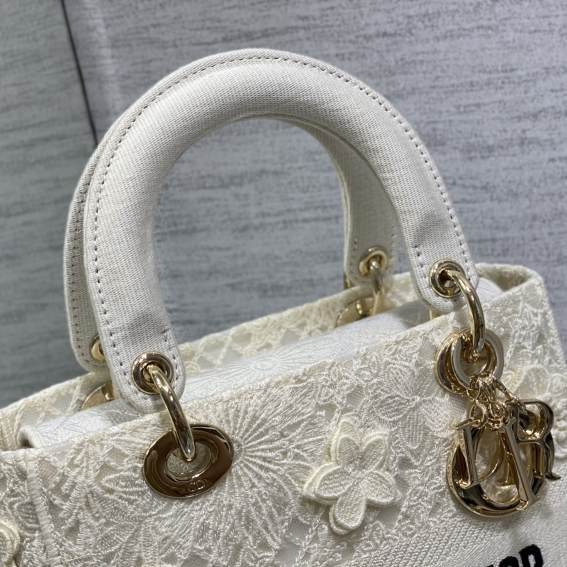 Dior Medium Lady D-lite Bag - everydesigner