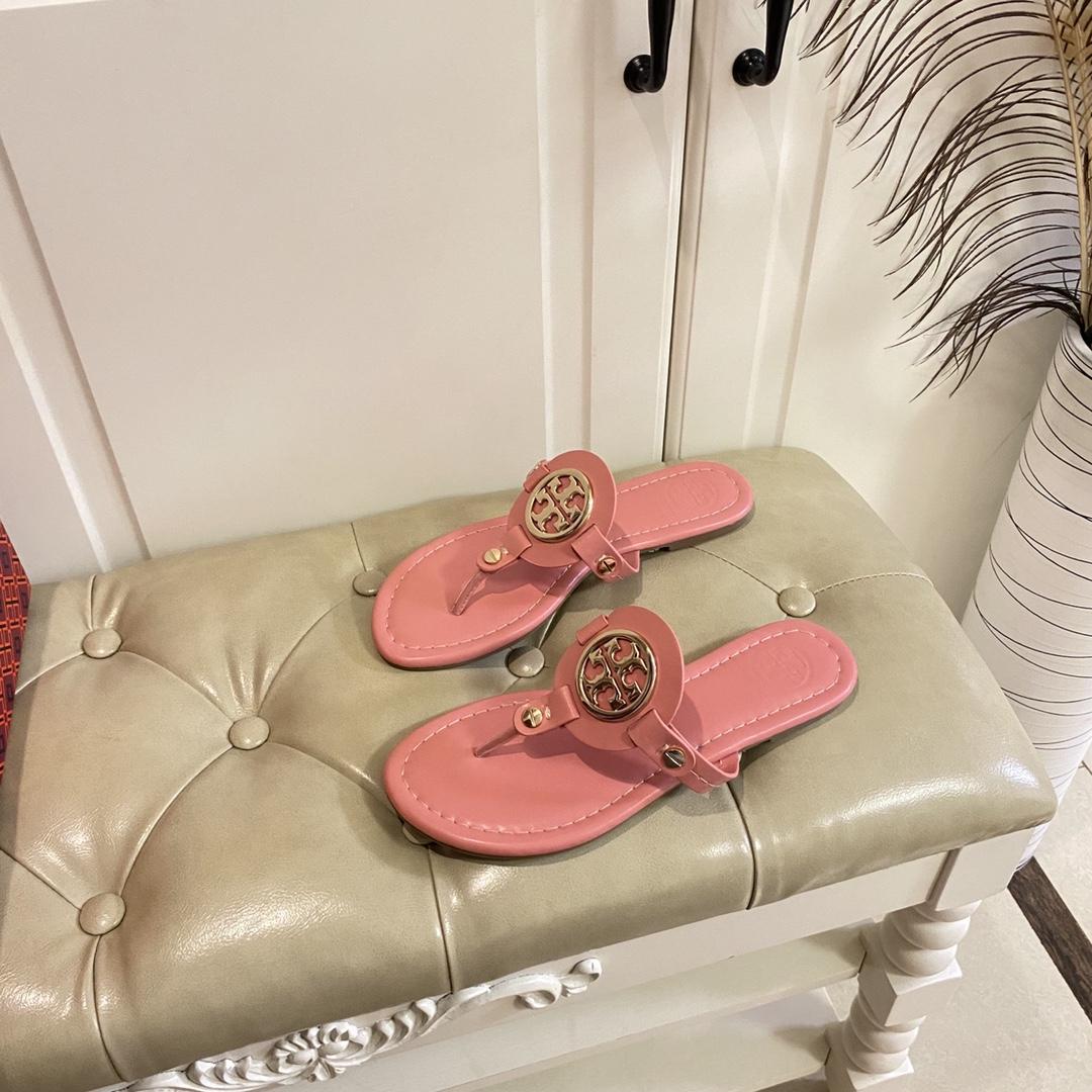 Tory Burch Leather Thong Sandals  - everydesigner