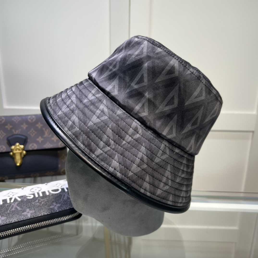 Dior Bucket Hat - everydesigner