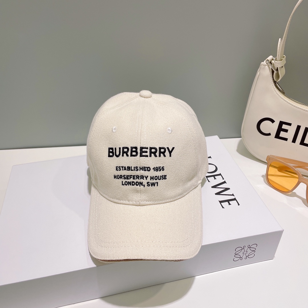 Burberry Baseball Cap - everydesigner