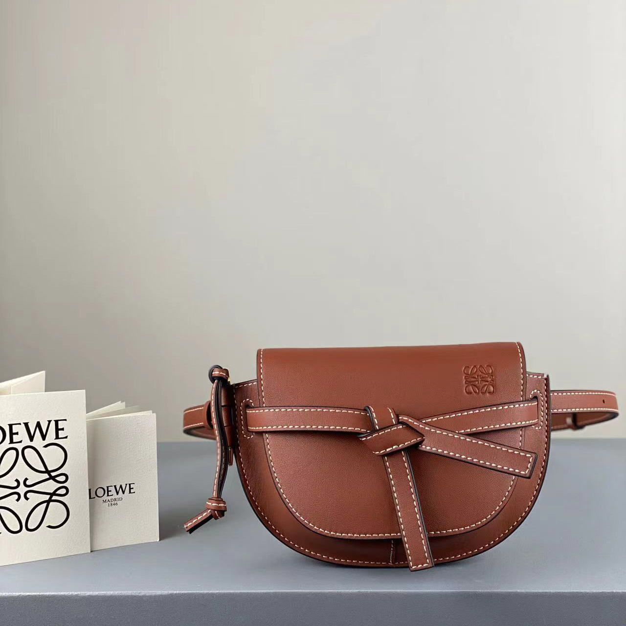 Loewe Gate Shoulder Bag  ( 20-13-8  cm) - everydesigner