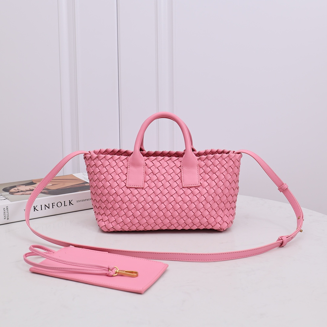 Bottega Veneta Mini Cabat - everydesigner