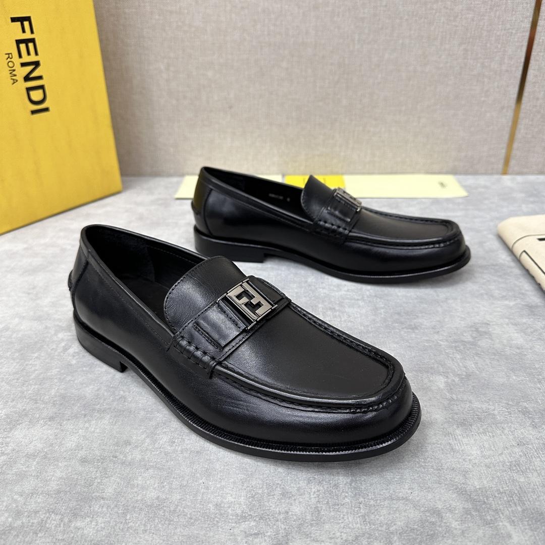 Fendi Men's Black Loafer - everydesigner