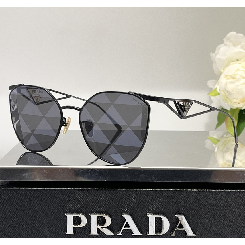 Prada Symbole sunglasses    SPR50zs - everydesigner