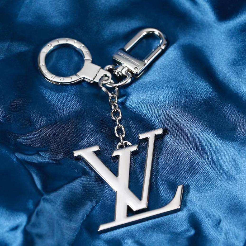 Louis Vuitton LV Initials Key Holder And Bag Charm   M01192 - everydesigner