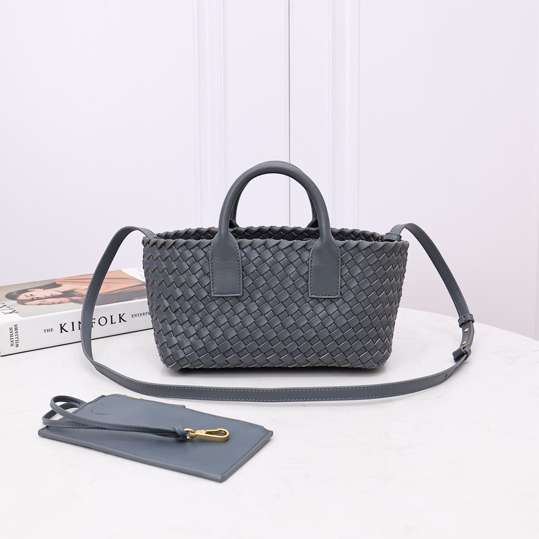 Bottega Veneta Mini Cabat - everydesigner