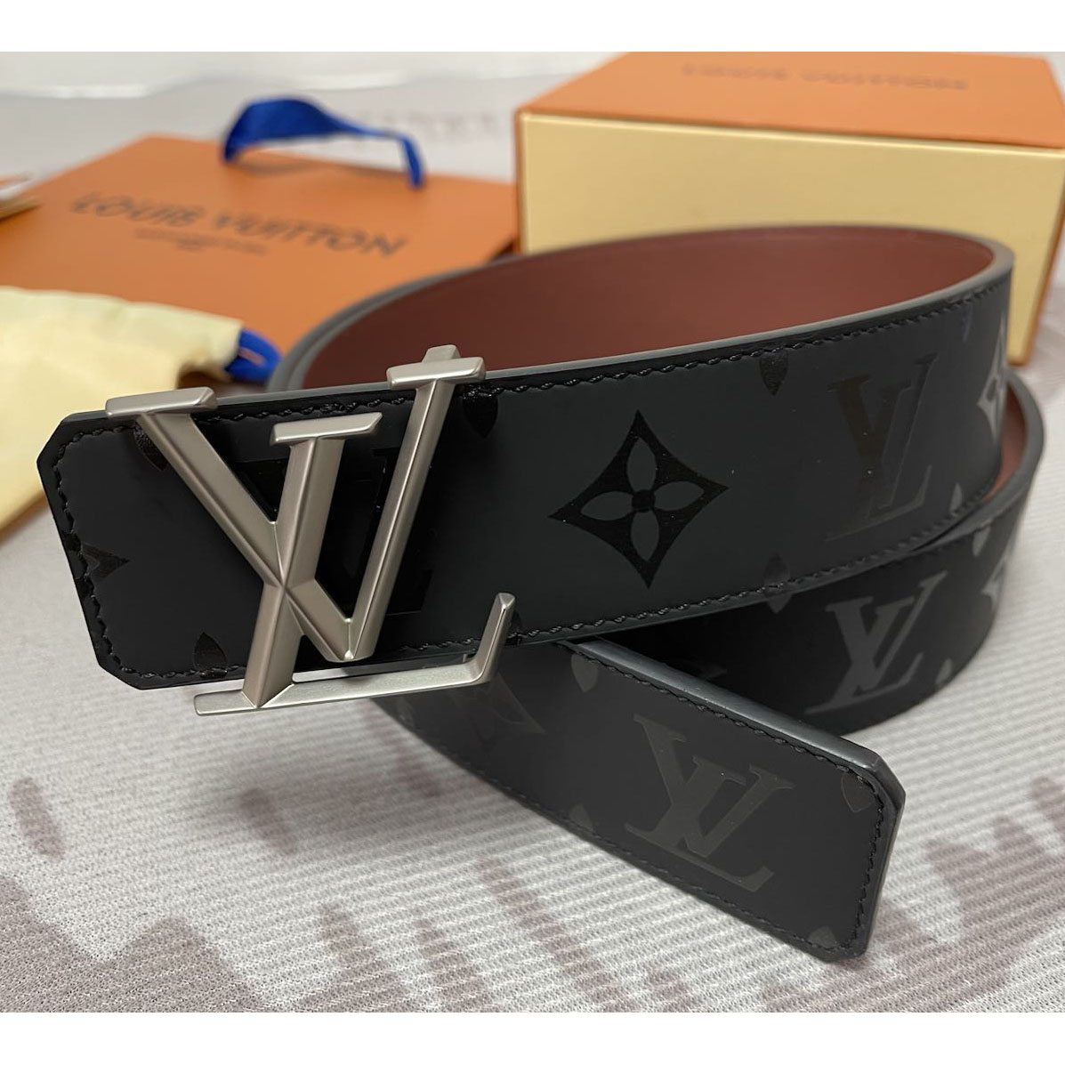 Louis Vuitton LV Initiales Reversible Belt    - everydesigner