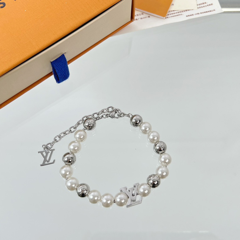 Louis Vuitton Monogram Pearls Bracelet   M0996 - everydesigner