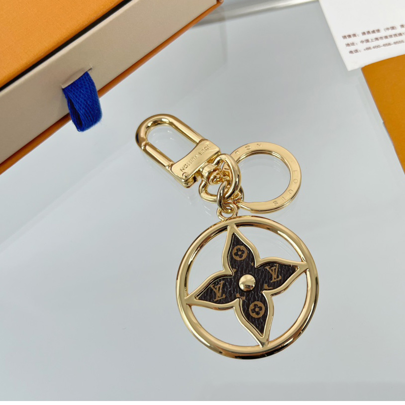 Louis Vuitton Puzzle Flower Monogram Keyring    M01207 - everydesigner