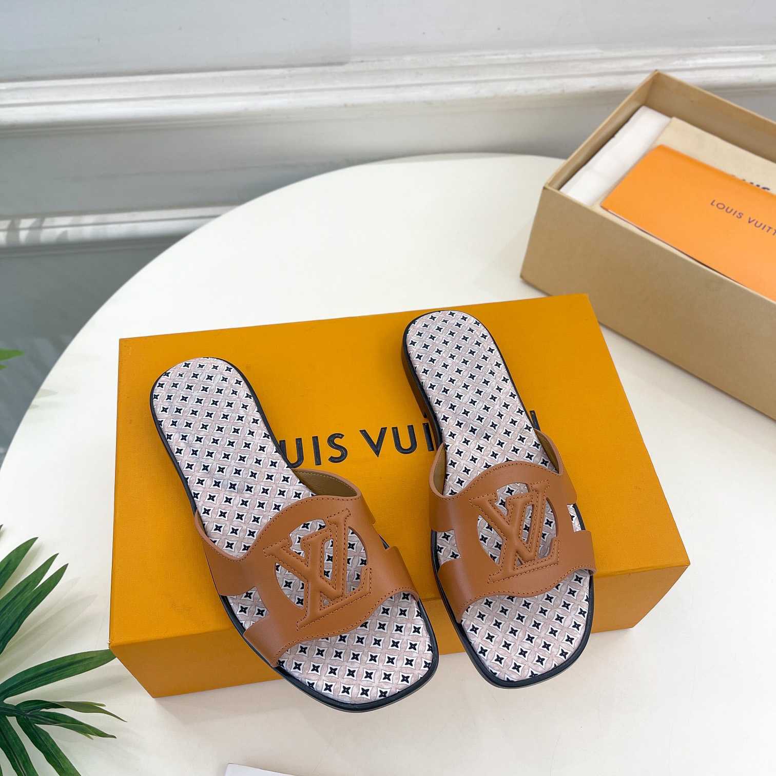 Louis Vuitton LV Isola Flat Mule - everydesigner