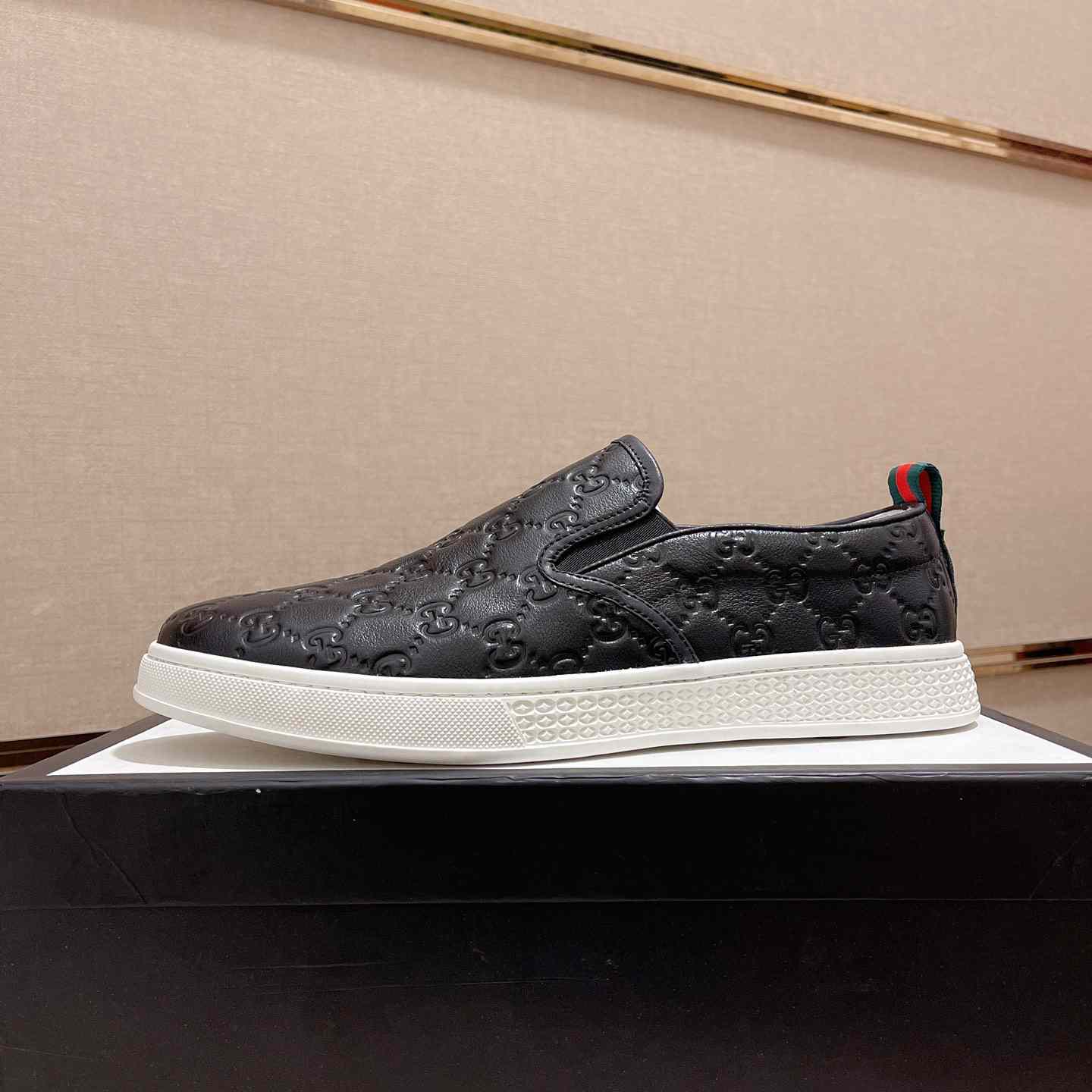 Gucci Signature Slip-on Sneakers - everydesigner