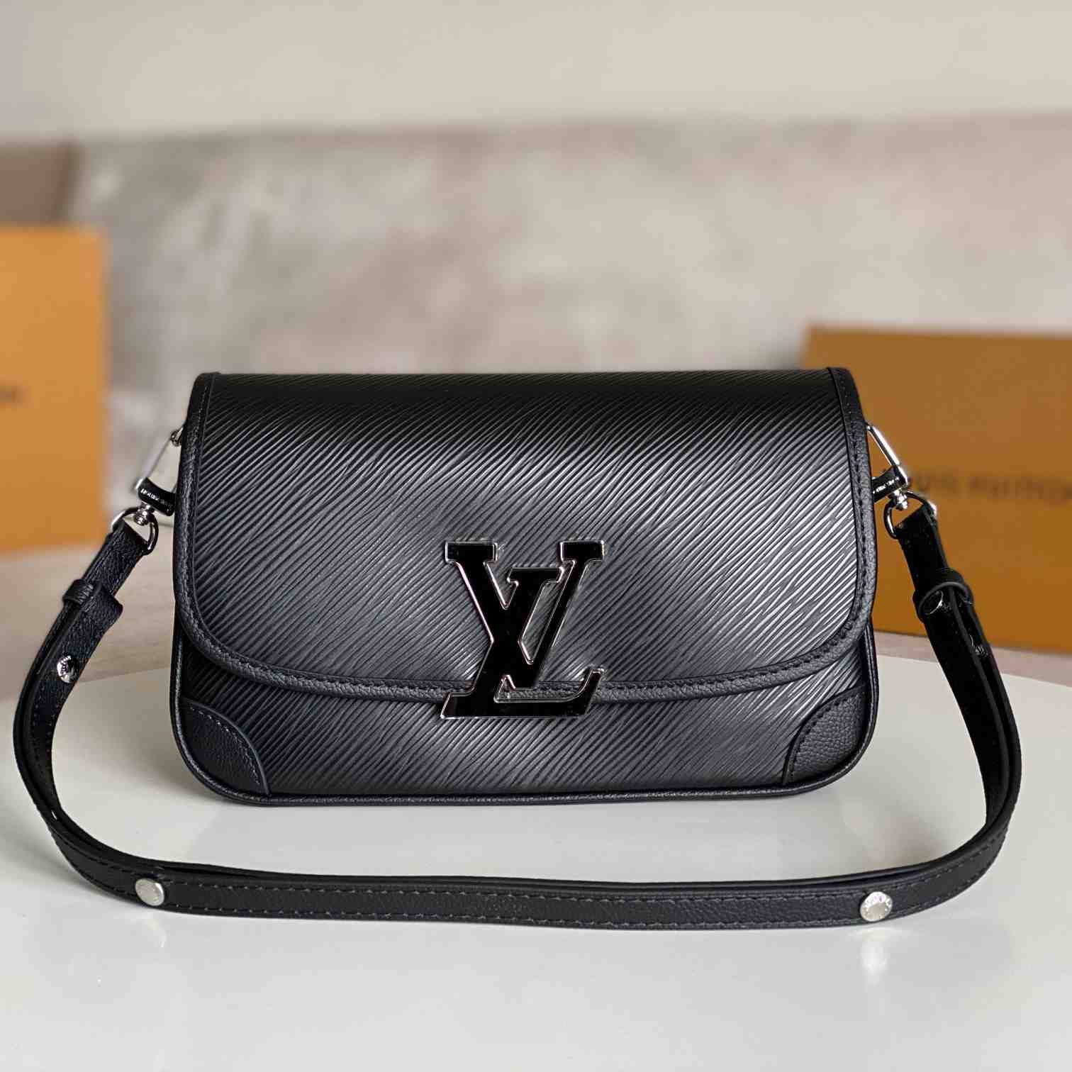 Louis Vuitton Buci    M59386 - everydesigner