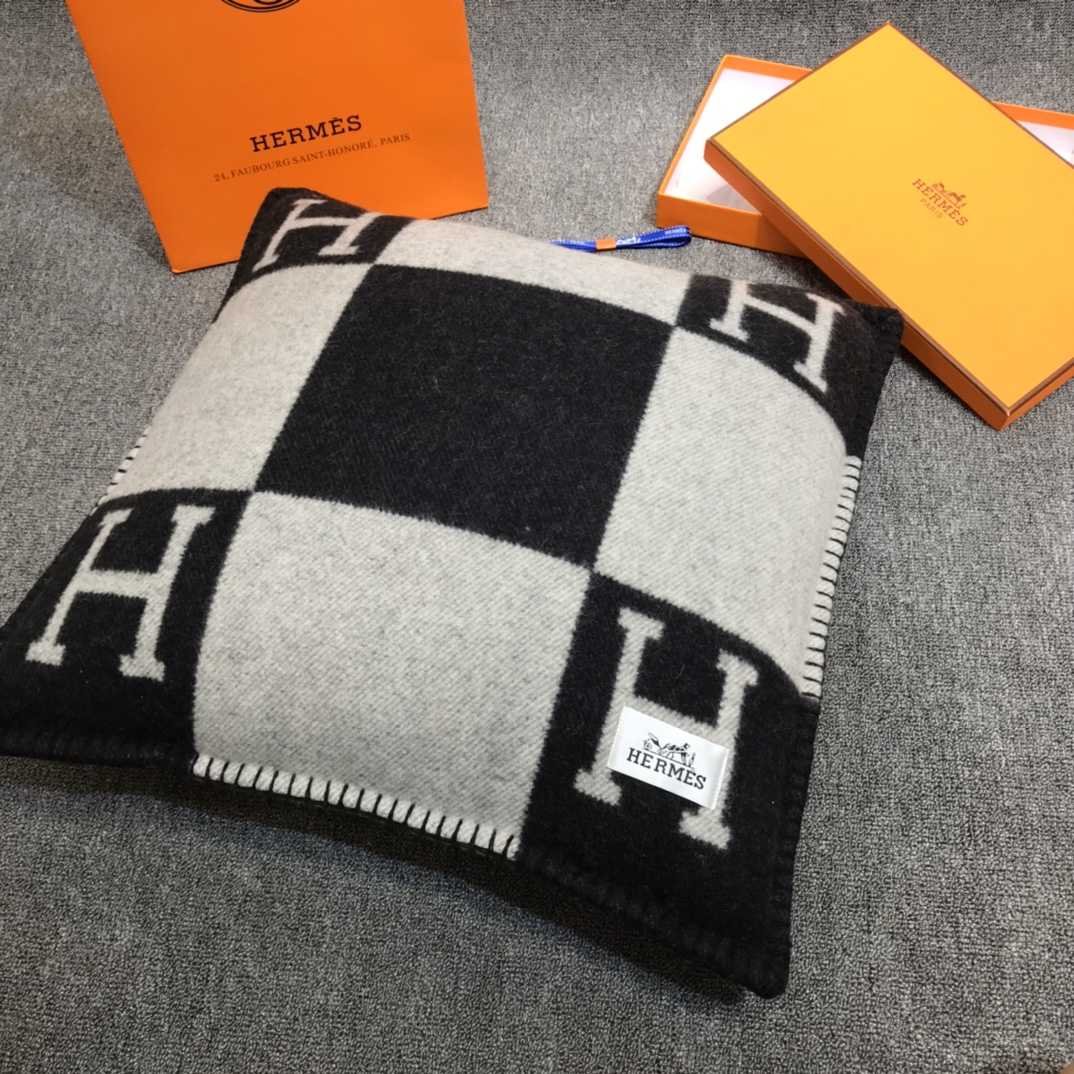 Hermes Avalon Pillow - everydesigner