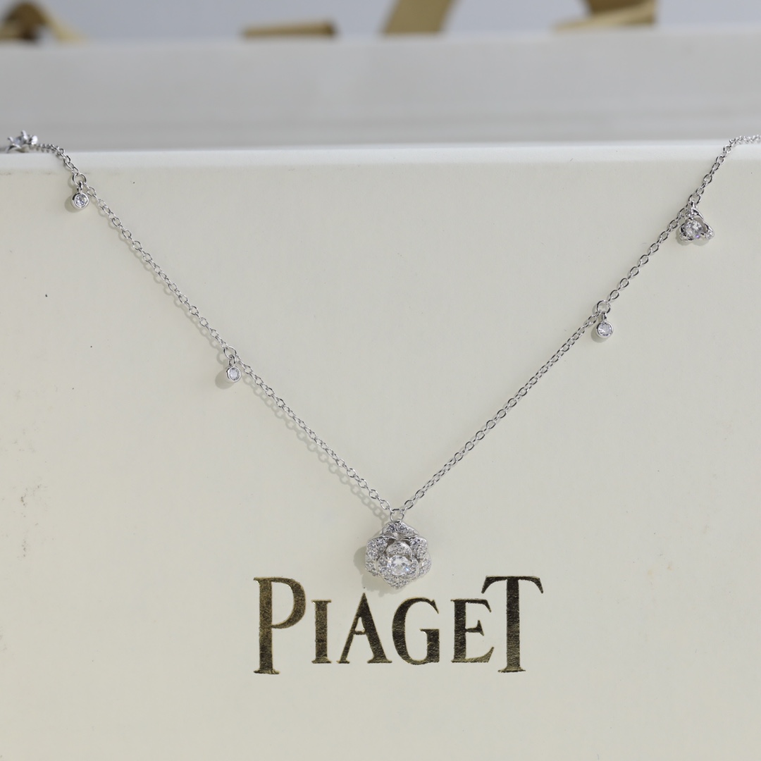 Piaget Rose Necklace - everydesigner