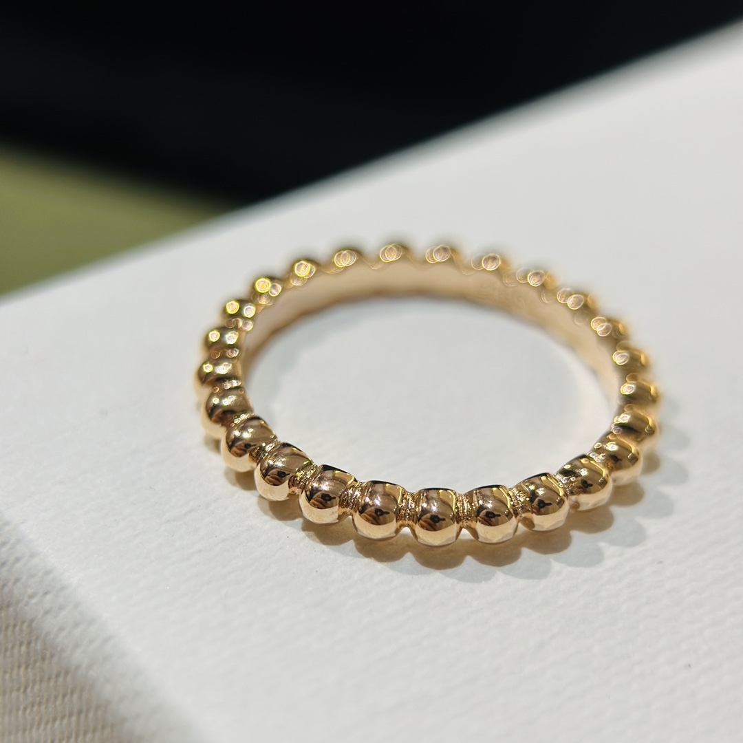 Van Cleef & Arpels Perlée Pearls Of Gold Ring - everydesigner