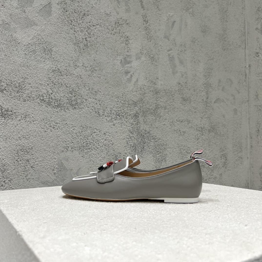 Thom Browne Bow-detail Flat Loafers - everydesigner