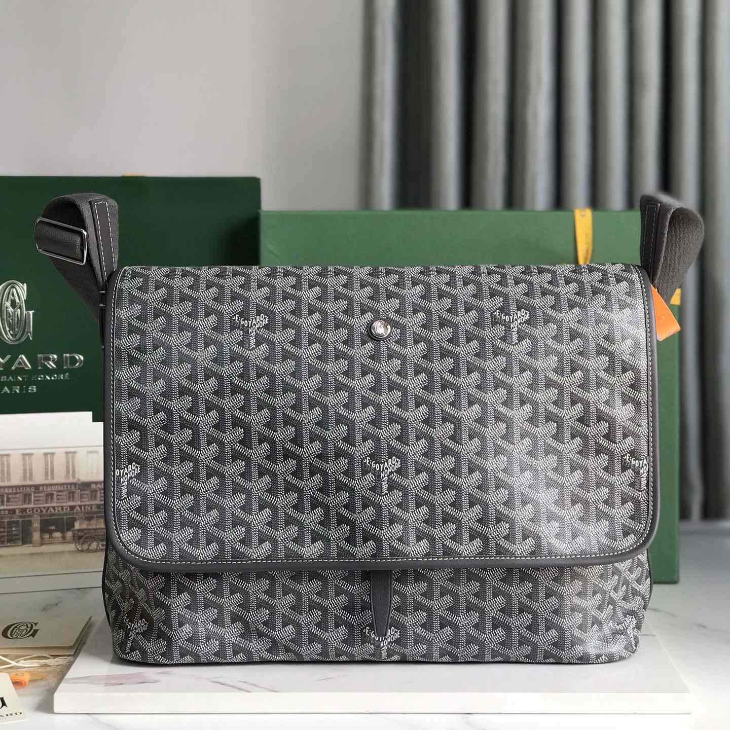 Goyard Capetien Messenger Bag (35×26×7.5cm) - everydesigner