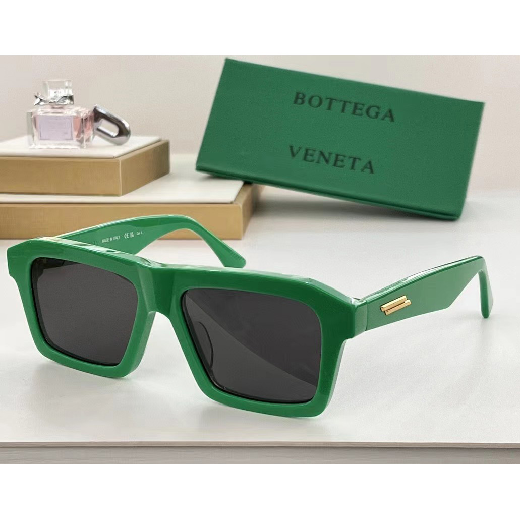 Bottega Green Square Sunglasses - everydesigner