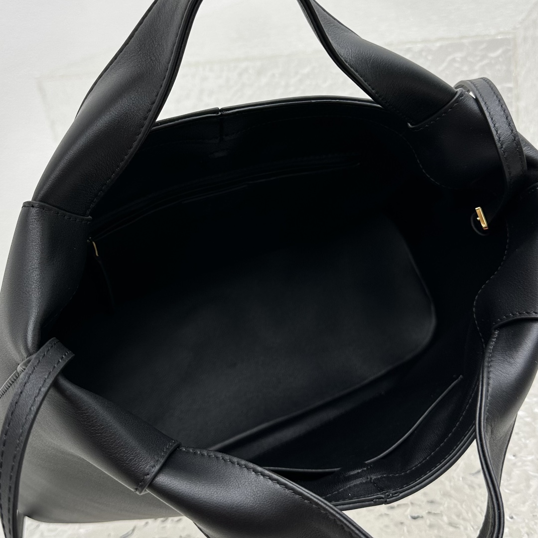 The Row Camdem Bag  ( 32x23x14cm) - everydesigner