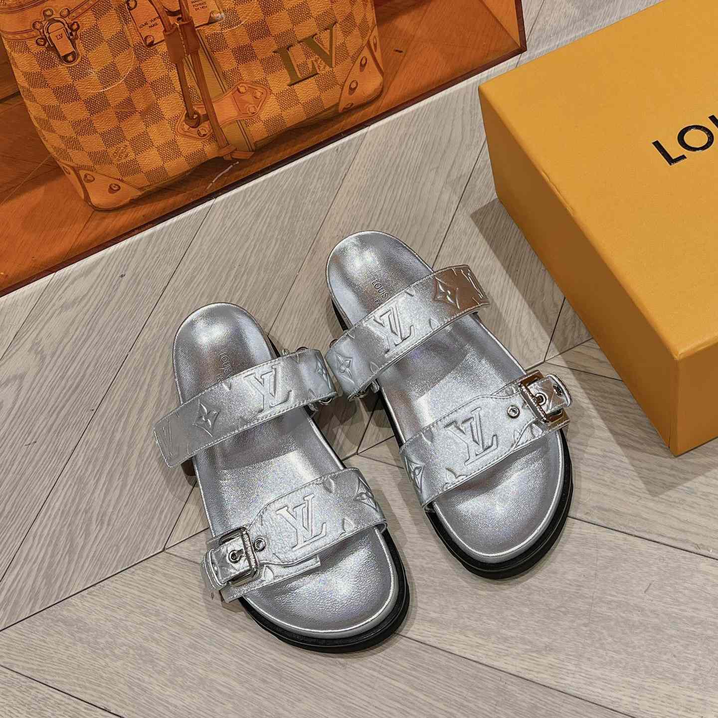 Louis Vuitton Bom Dia Flat Comfort Mules     1AB3OG - everydesigner