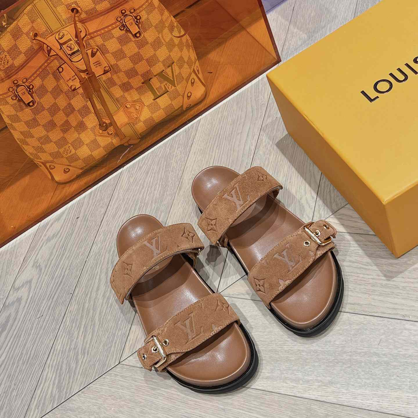 Louis Vuitton Bom Dia Flat Comfort Mule    1ABOY4 - everydesigner