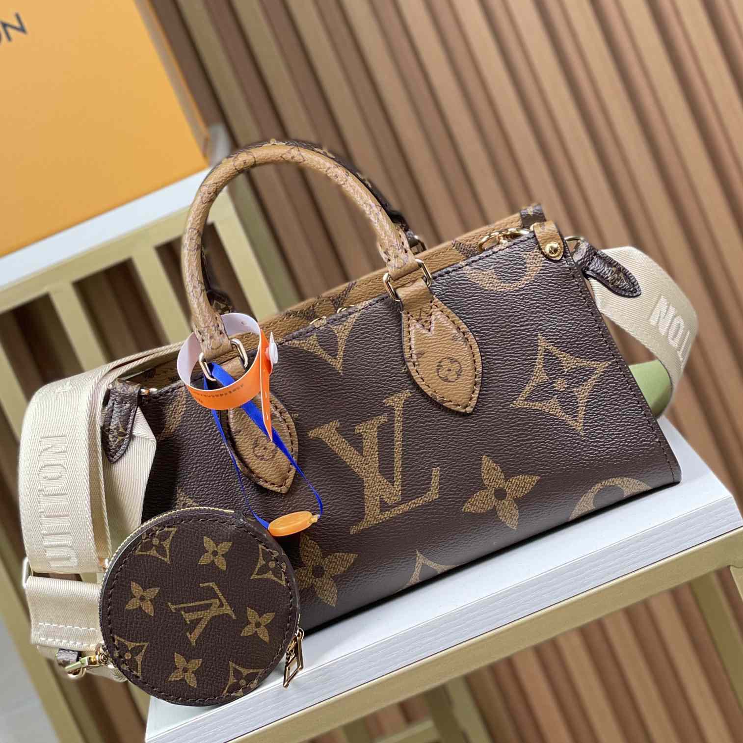 Louis Vuitton OnTheGo East West    M46653 - everydesigner