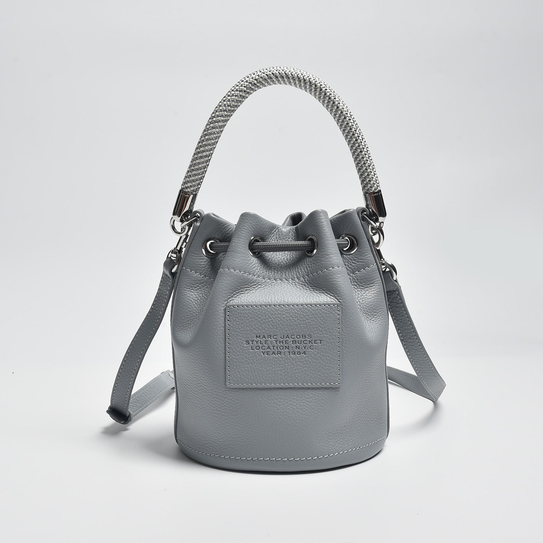 Marc Jacobs Women's Leather The Bucket Bag  - everydesigner