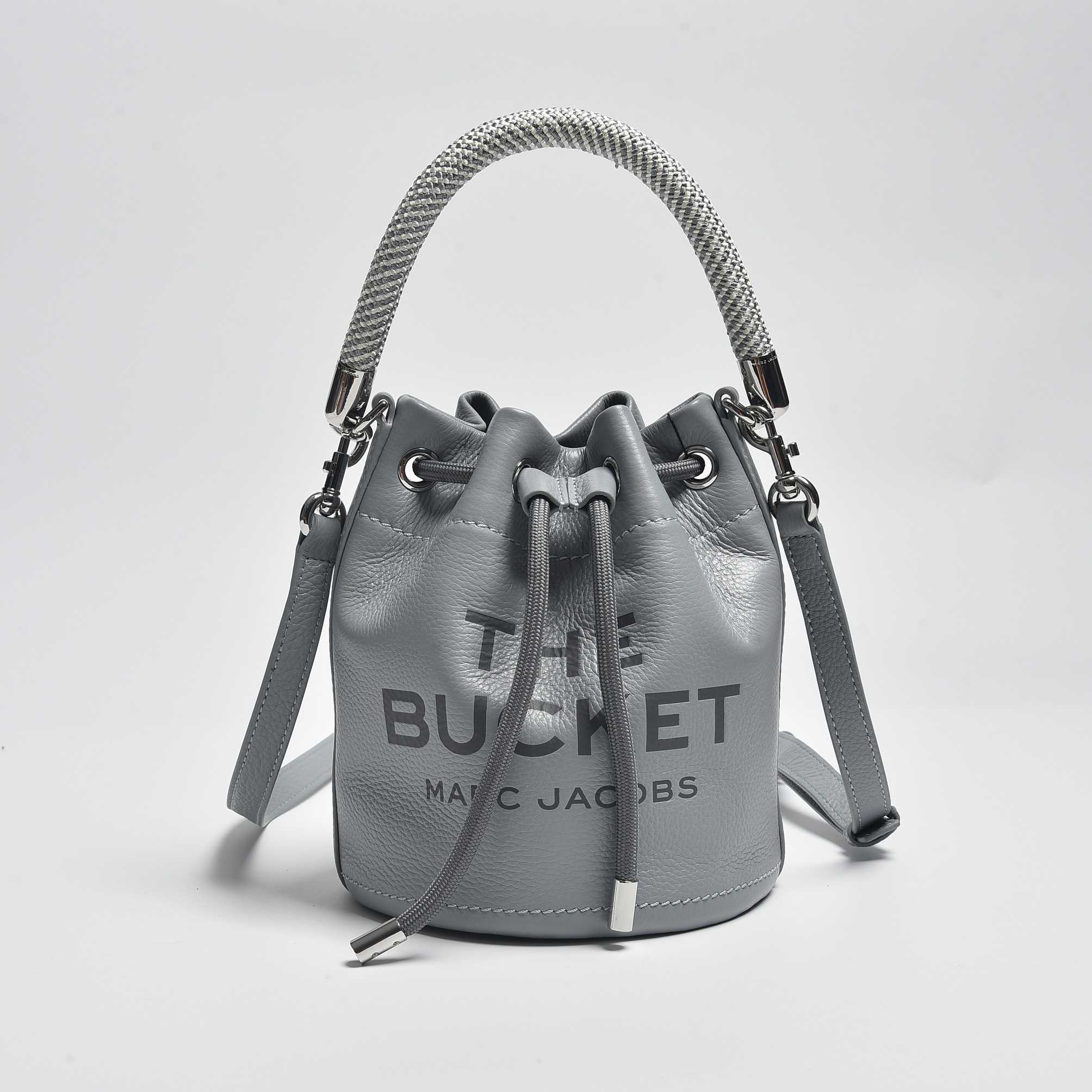 Marc Jacobs Women's Leather The Bucket Bag  - everydesigner