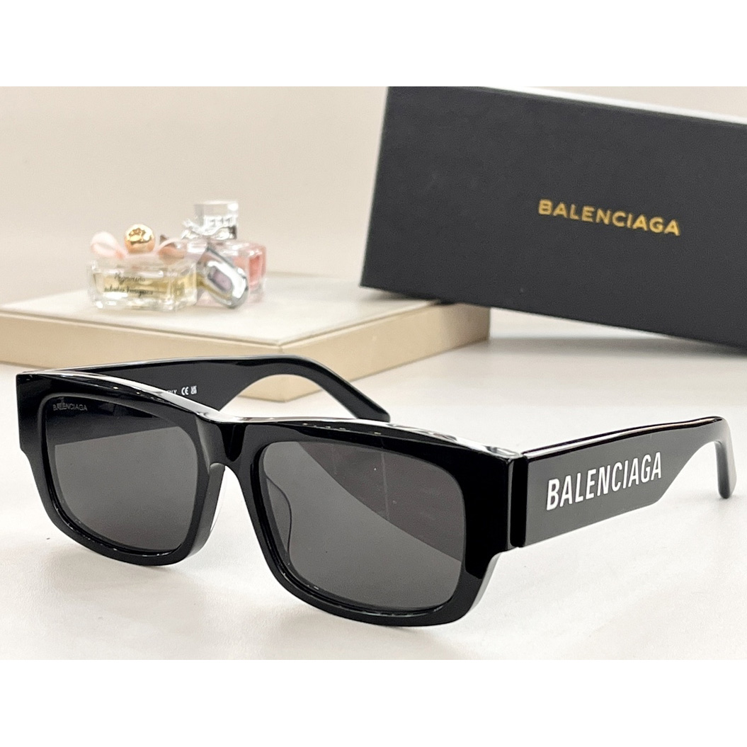 Balenciaga Sunglasses     - everydesigner