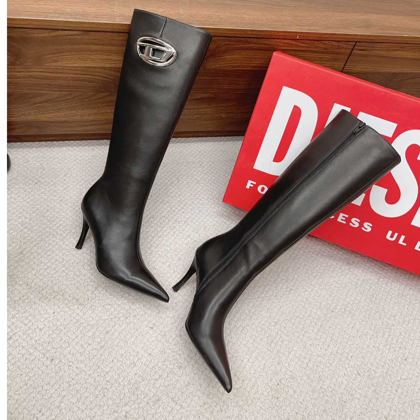 Diesel D-Venus HBT - Leather Boots With Oval D Plaque - everydesigner