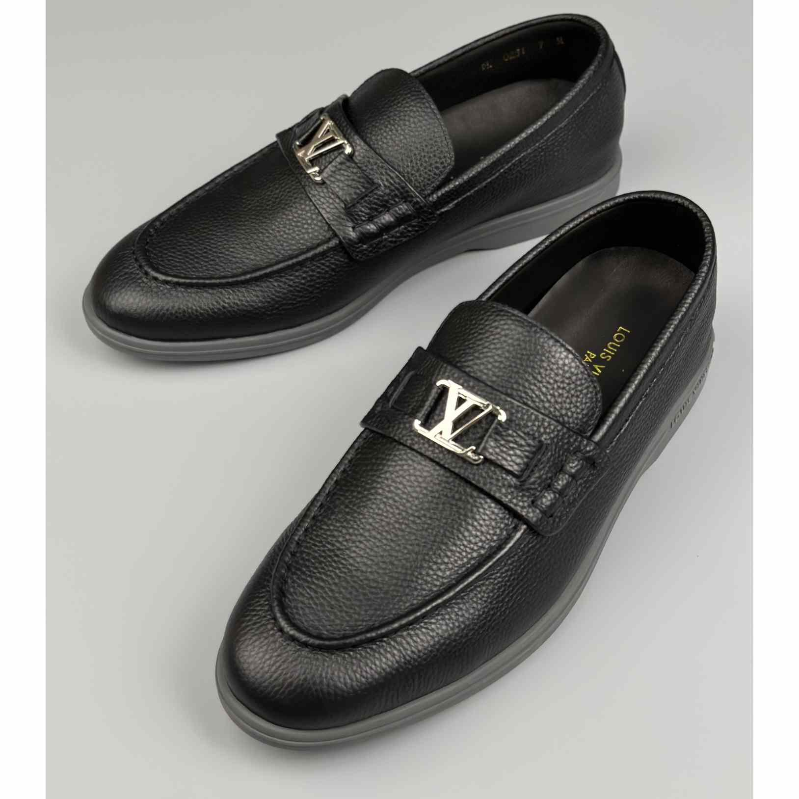 Louis Vuitton Estate Loafer    1A9Z6V - everydesigner