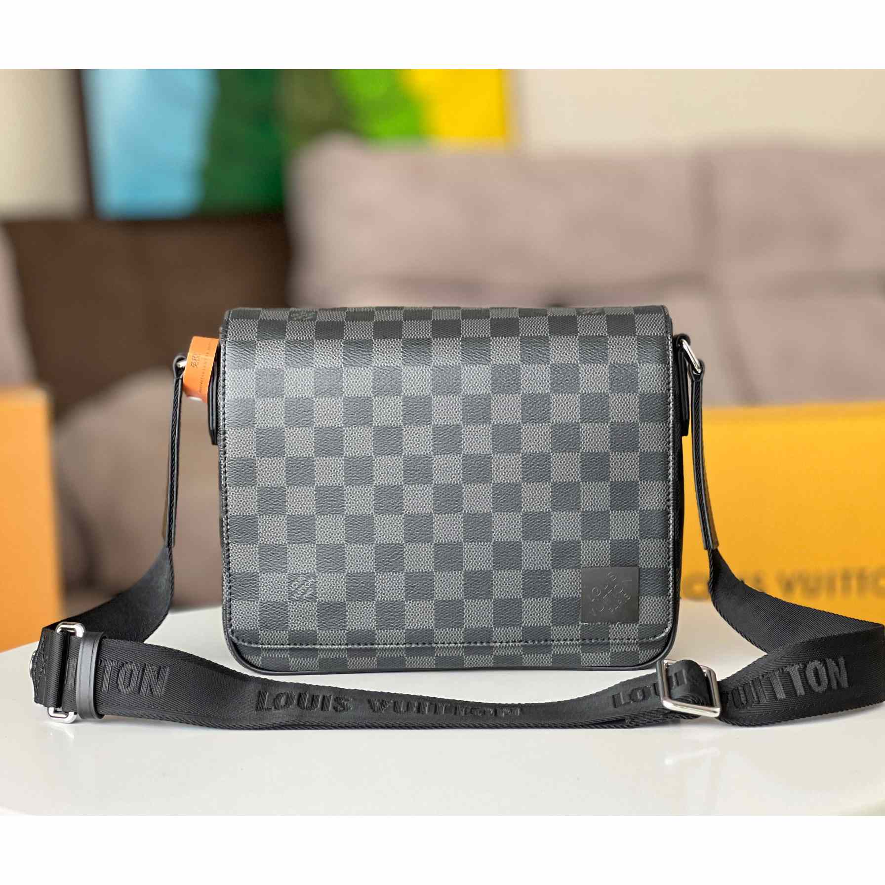 Louis Vuitton District PM (26 x 20 x 7cm)   N42710 - everydesigner