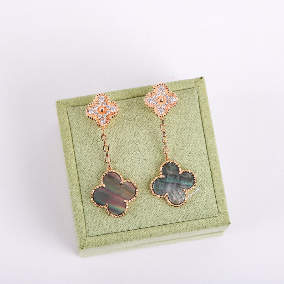 Van Cleef & Arpels Magic Alhambra Earrings, 2 Motifs - everydesigner