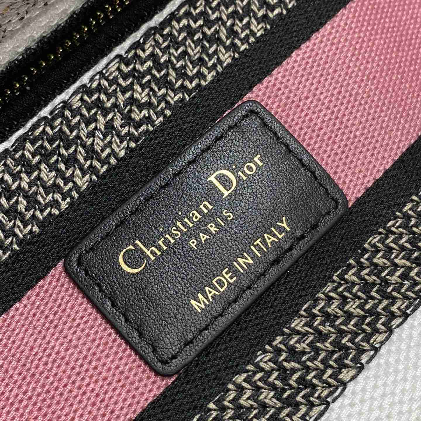 Dior Medium Lady D-lite Bag - everydesigner