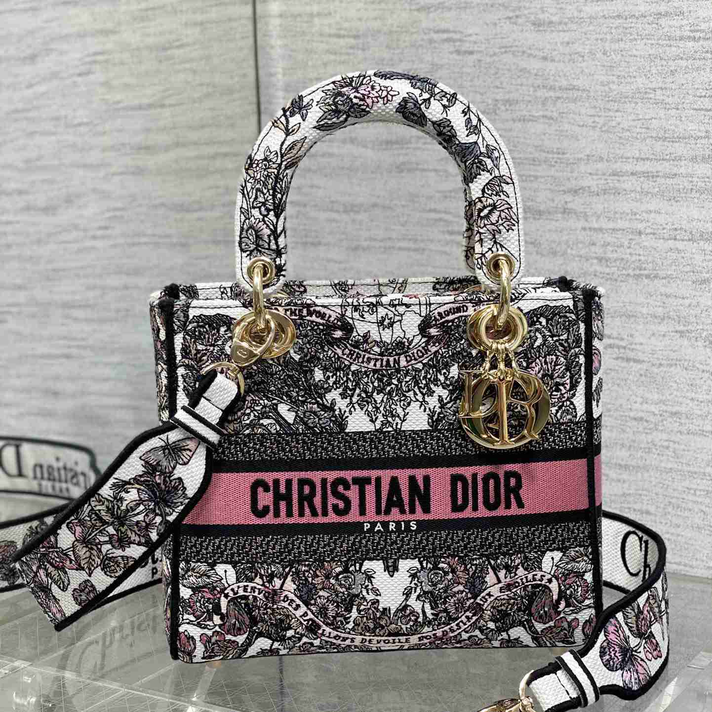 Dior Medium Lady D-lite Bag - everydesigner