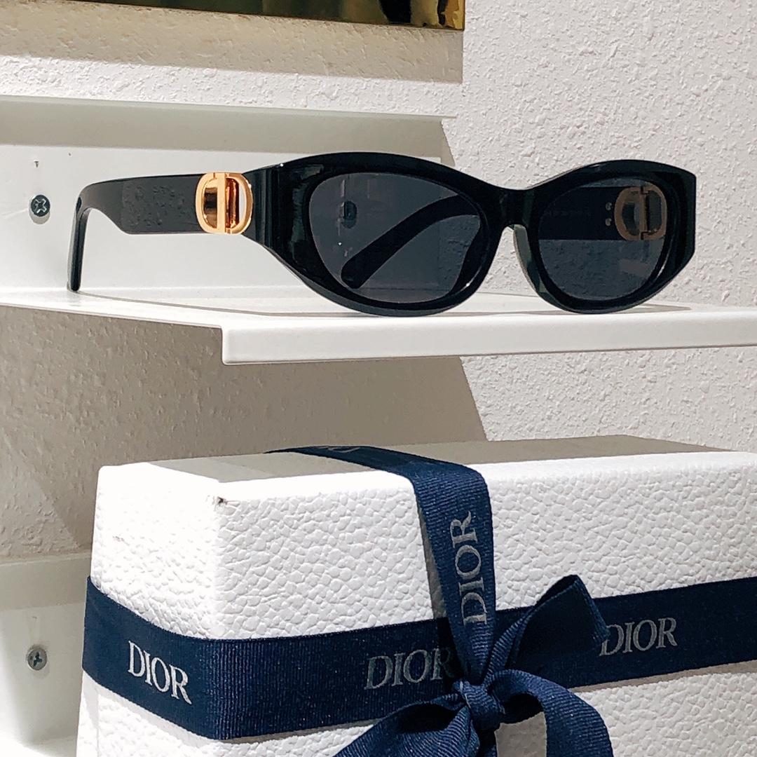 Dior 30Montaigne S9U Sunglasses - everydesigner