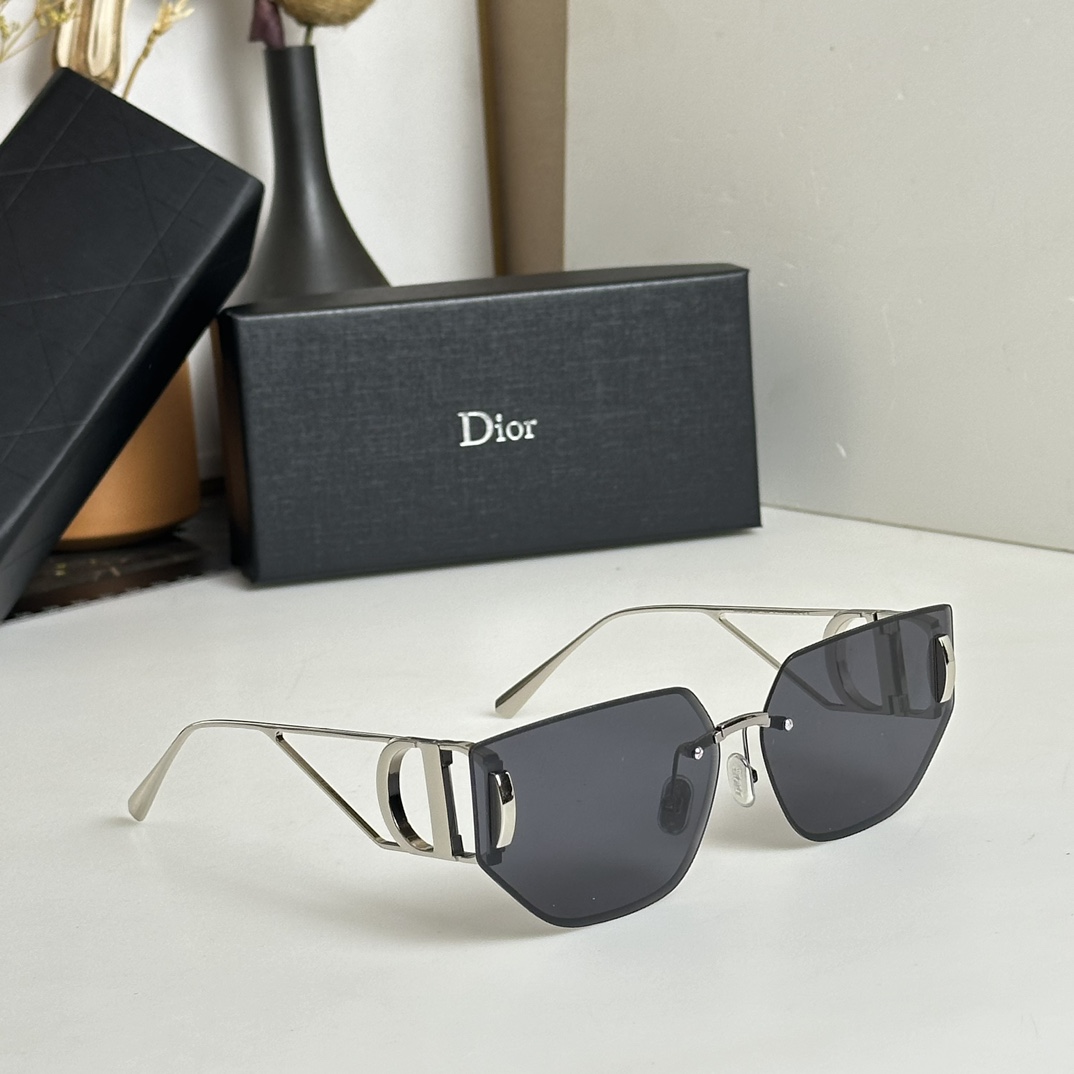 Dior 30Montaigne B3U Sunglasses - everydesigner