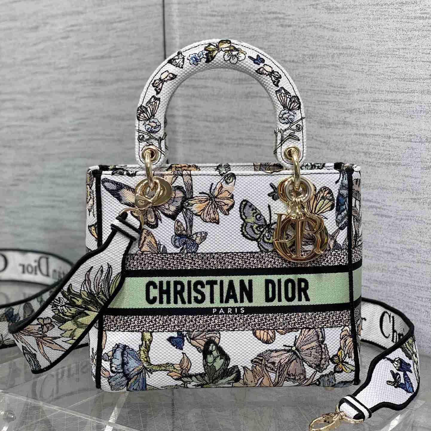 Dior Medium Lady D-lite Bag - everydesigner