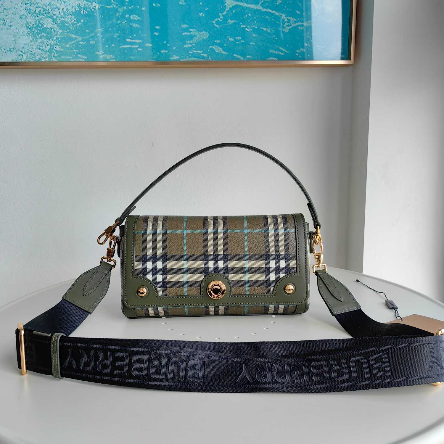 Burberry Top Handle Note Bag - everydesigner