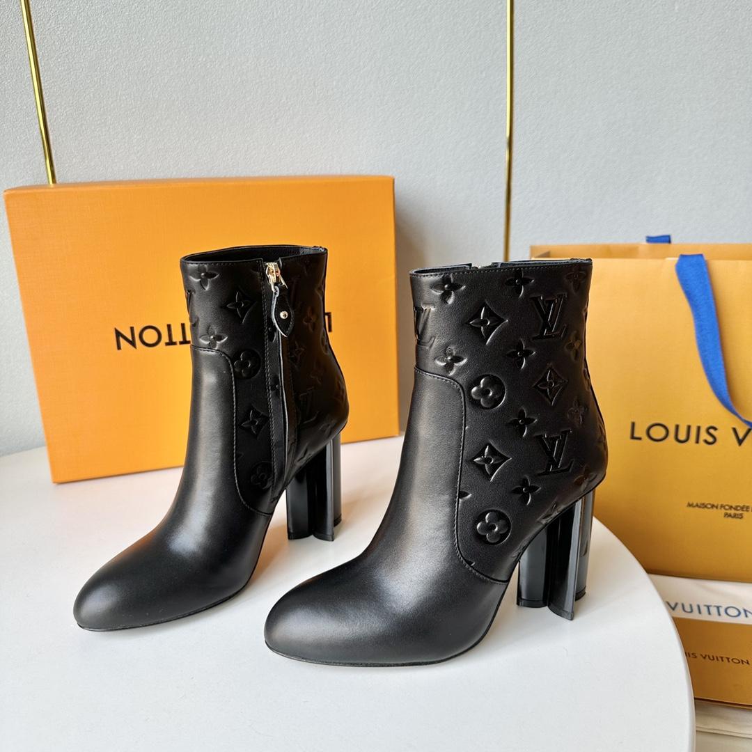 Louis Vuitton Silhouette Ankle Boot - everydesigner