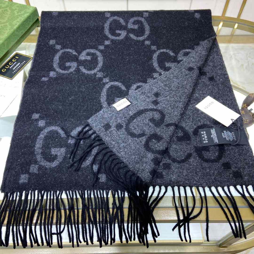 Gucci GG Cashmere Jacquard Scarf - everydesigner