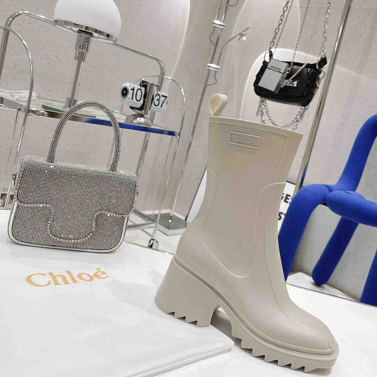 Chloe Debossed-logo Chunky Boots - everydesigner