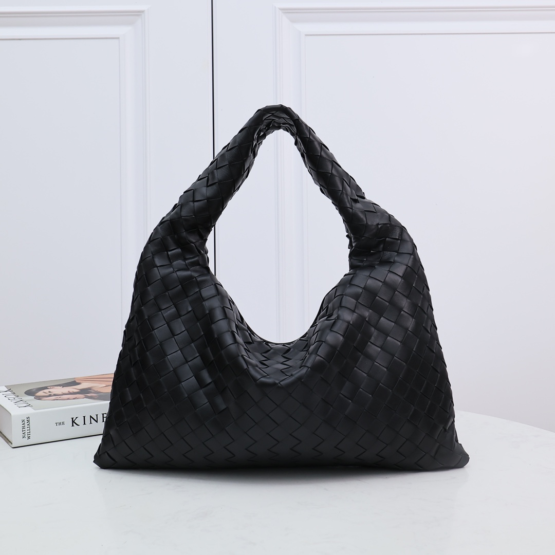 Bottega Veneta Small Hop - everydesigner