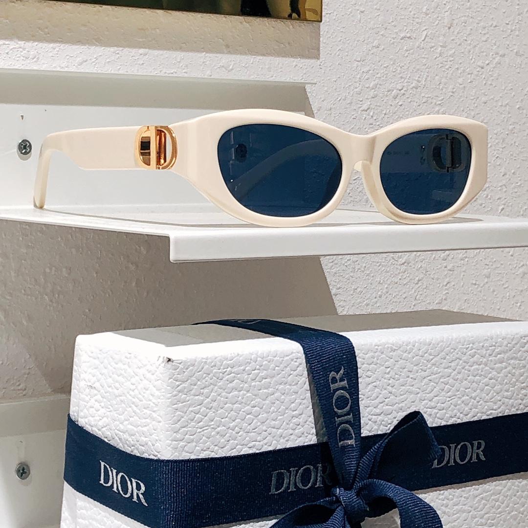 Dior 30Montaigne S9U Sunglasses - everydesigner