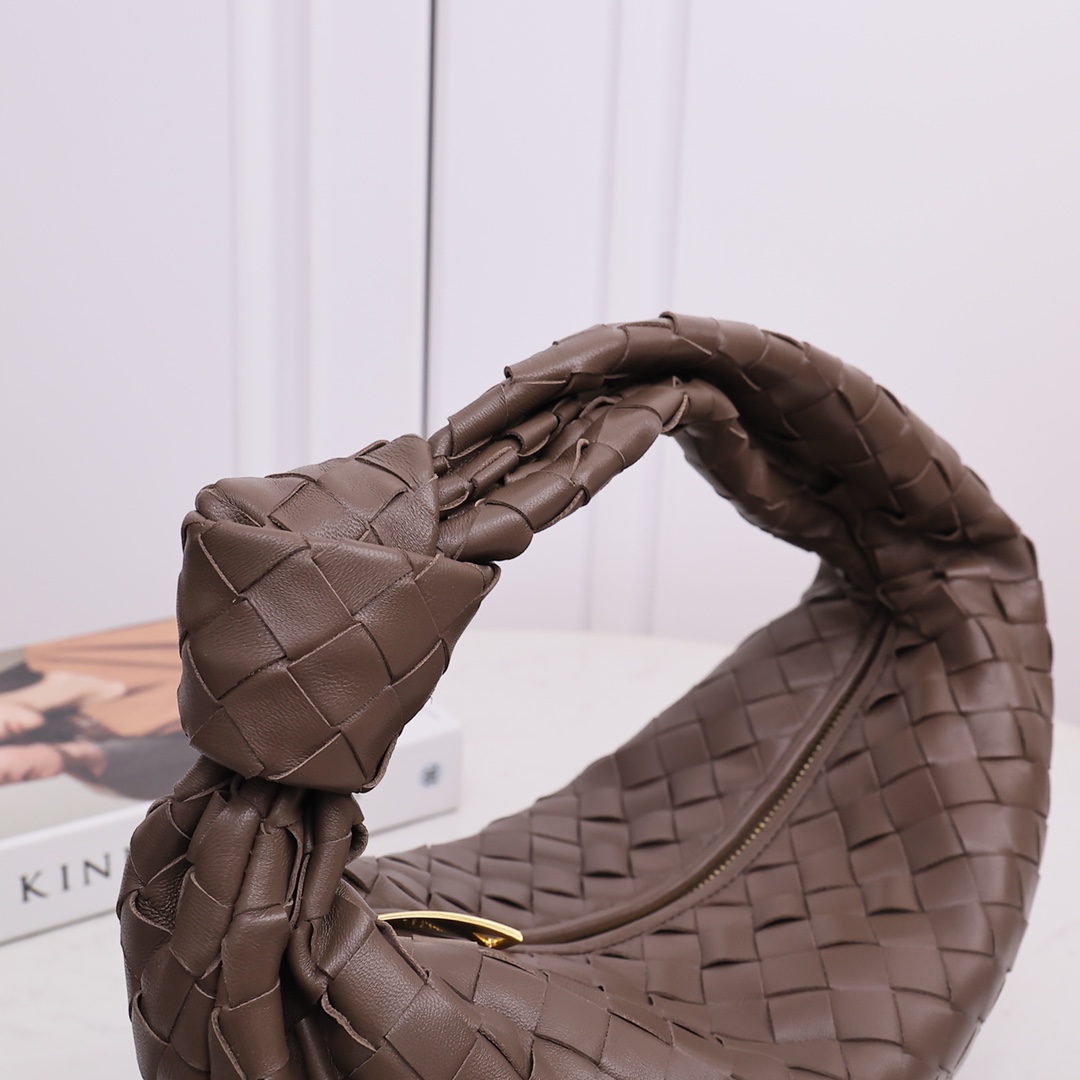 Bottega Veneta Teen Jodie - everydesigner