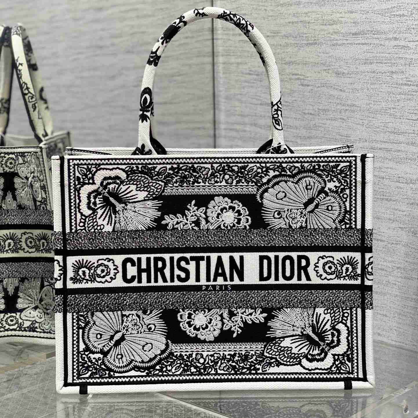 Dior Medium Dior Book Tote - everydesigner