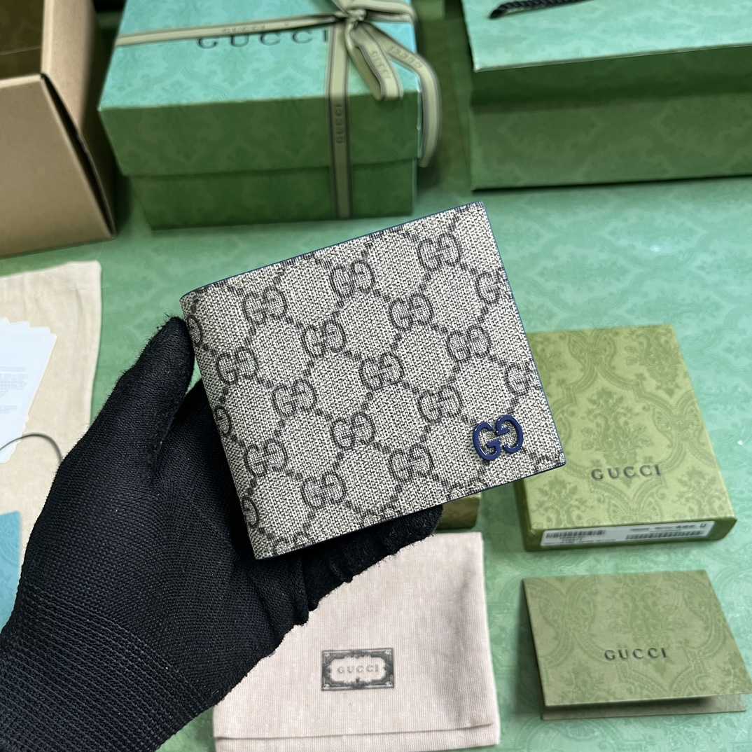 Gucci Wallet With GG Detail - everydesigner